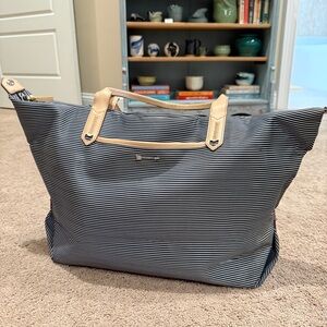 STELLA & DOT "How Does She Do It" Purse / Tote Blue & White
Stripe Adjustable